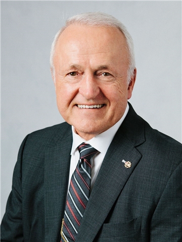 Broker Photo