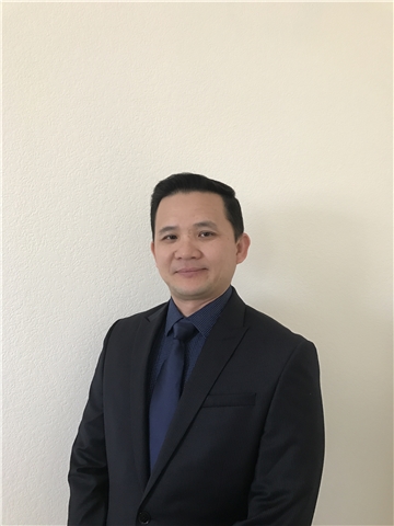 Broker Profile Photo