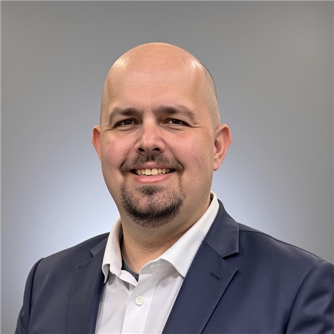 Broker Photo