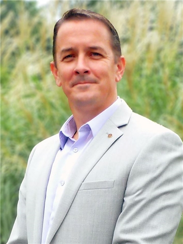 Broker Profile Photo