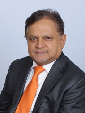 Broker Profile Photo