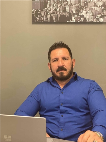Broker Profile Photo