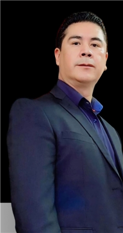 Broker Profile Photo