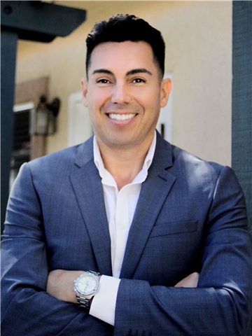 Broker Profile Photo