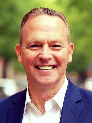 Broker Profile Photo