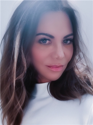 Photo of Kristin Phillips