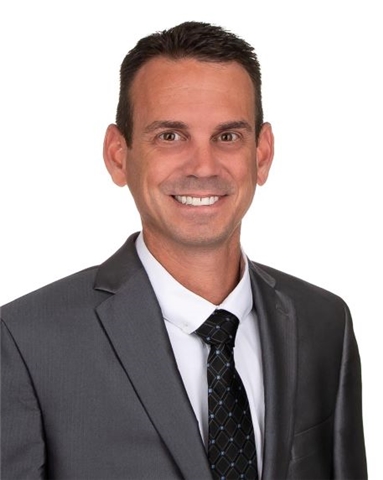 Broker Profile Photo