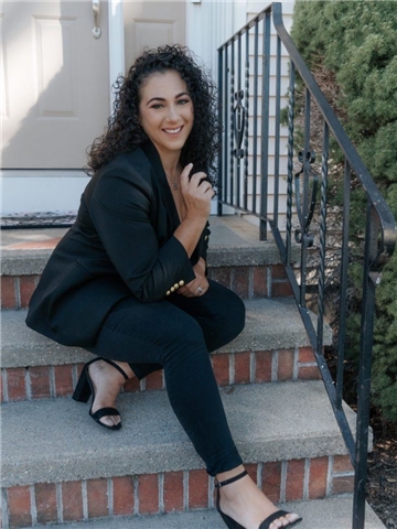 Broker Profile Photo