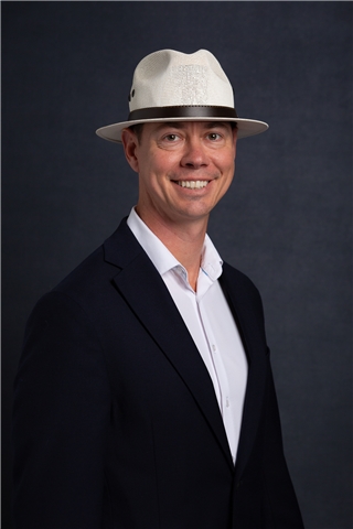 Broker Photo