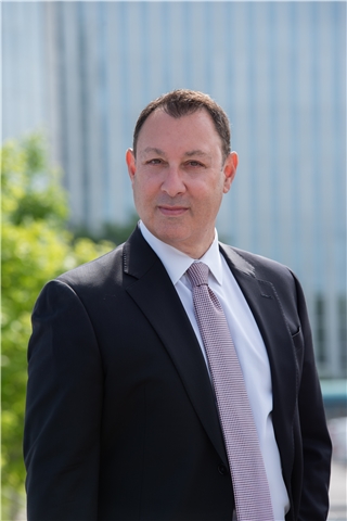 Broker Photo