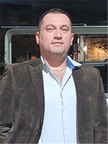 Broker Profile Photo