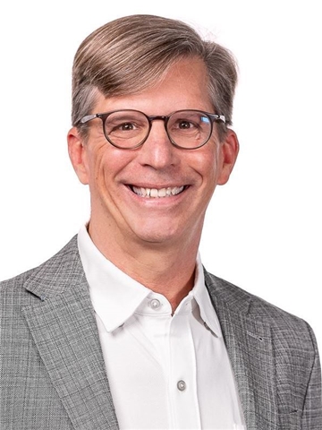 Broker Profile Photo