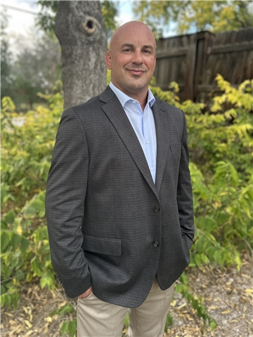 Broker Profile Photo