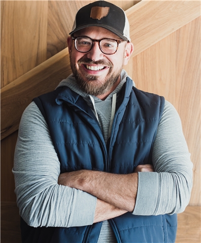 Broker Photo