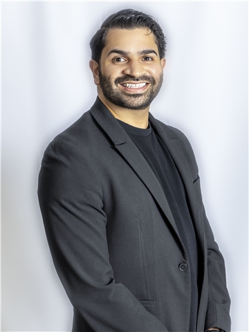 Broker Profile Photo