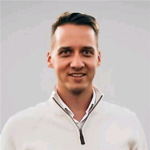 Broker Profile Photo