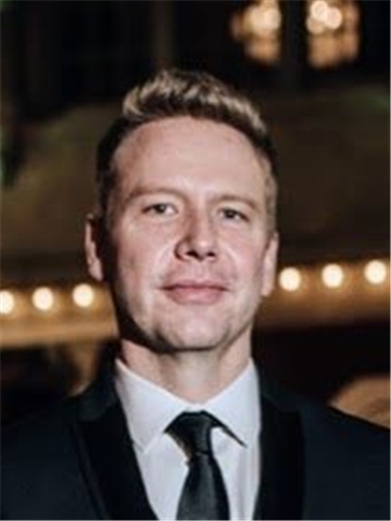 Broker Profile Photo