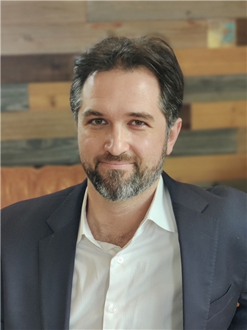 Broker Profile Photo
