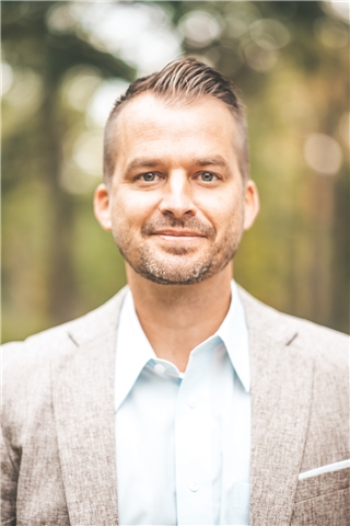 Broker Profile Photo