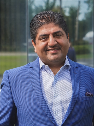 Broker Profile Photo