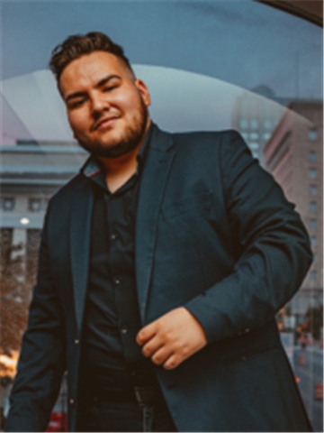 Broker Profile Photo