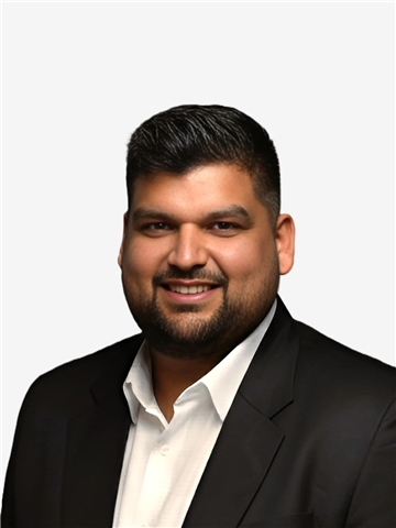 Broker Profile Photo