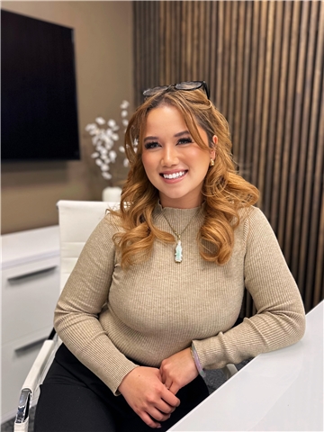 Broker Profile Photo