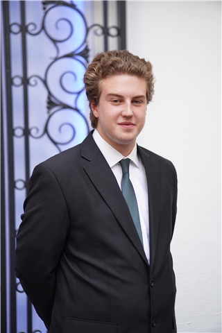 Broker Profile Photo