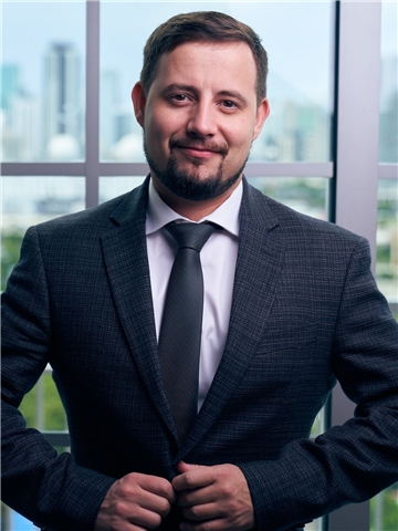 Broker Profile Photo