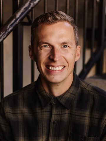 Broker Profile Photo