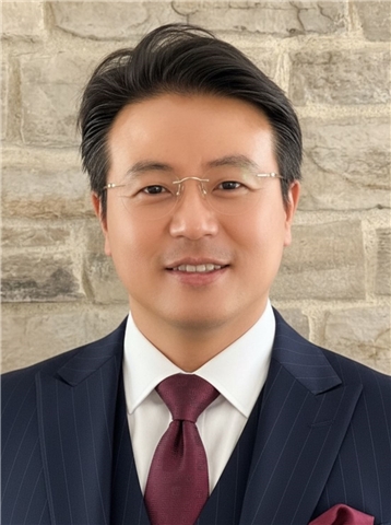 Broker Profile Photo