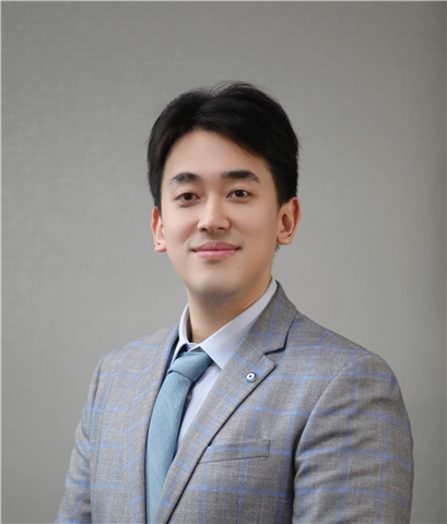 Broker Profile Photo