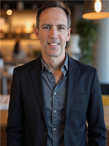 Broker Photo
