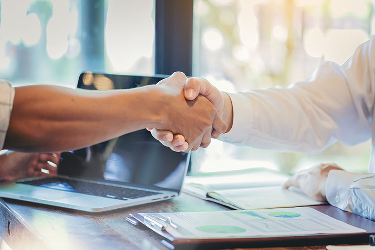 https://images.bizbuysell.com/shared/cmsassets/learning-center/business-broker-handshake750.jpg https://images.bizbuysell.com/shared/cmsassets/learning-center/business-broker-handshake750.jpg