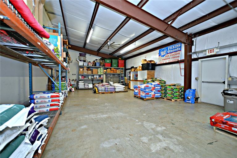 2000 sf warehouse