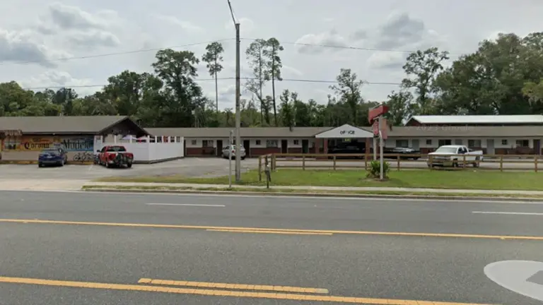 Motel/Restaurant/Ice Cream Shop