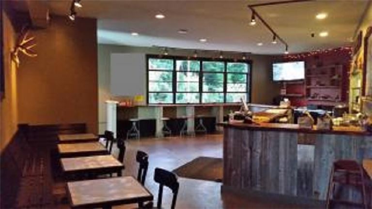 Hampton Bay Restaurant For Sale On The Water With Three Revenue Stream In Hampton Bays New York - Bizbuysell