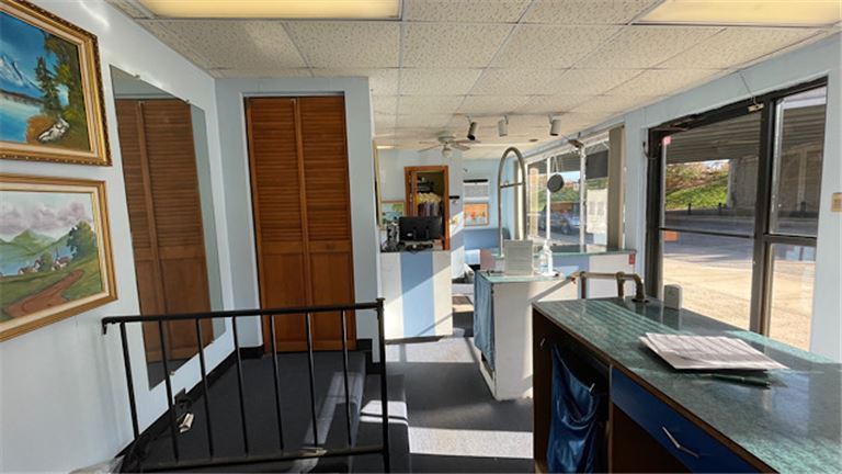 (LEE) Drycleaner full plant with shirt laundry