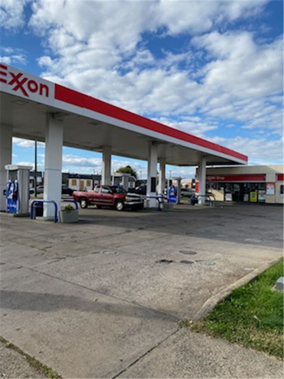 Gas Station and Convenience Store in Philadelphia, Pennsylvania