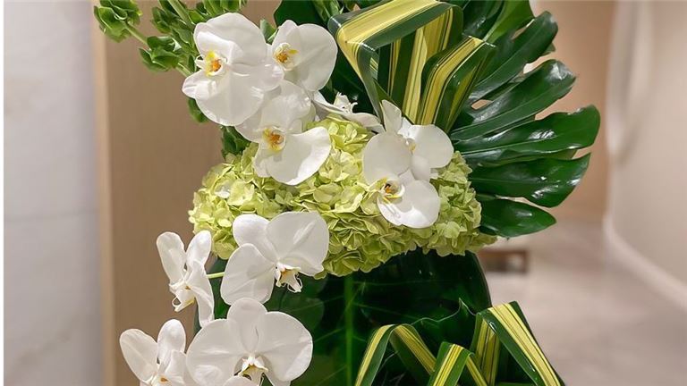 Excellent Luxury Full-Service Designer Florist Studio!