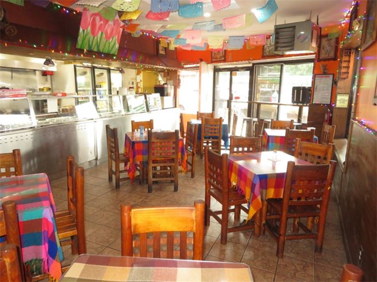 Great LocationOperating Mexican Restaurant For Sale Or For Any Eatery