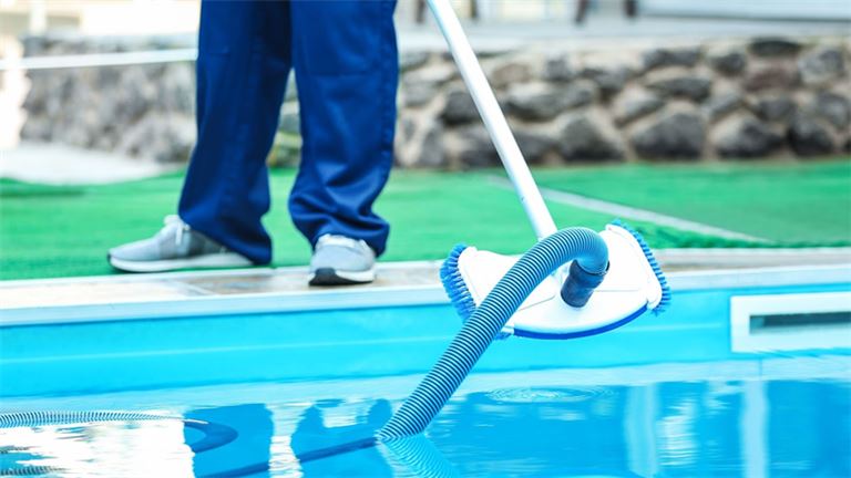 Pool Cleaning and Maintenance Business