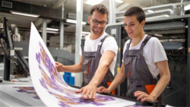 Own a Global Sign Franchise: No Experience Needed!