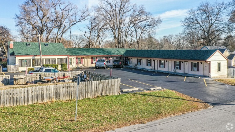 Building with Parking Lot