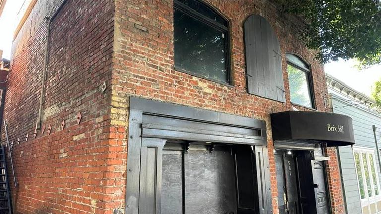 Rezensionen Für Nuro Restaurant & Bar Bar and restaurant+ real estate for sale in Oakland Jack London Square