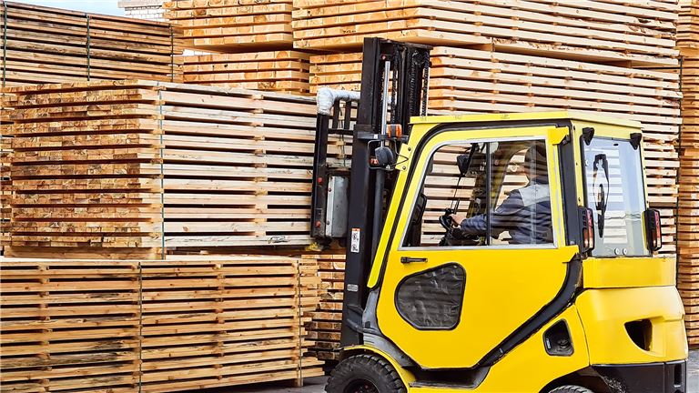 Full-Service Building Material and Hardware Store