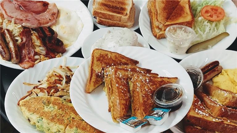 Fully-Equipped Breakfast & Lunch Restaurant - Affluent NW Suburb! in ...