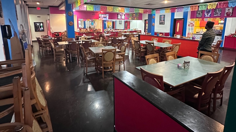 4000 sqft Restaurant with Furniture