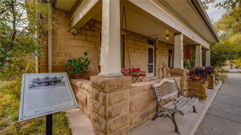 1899 Inn Bed & Breakfast