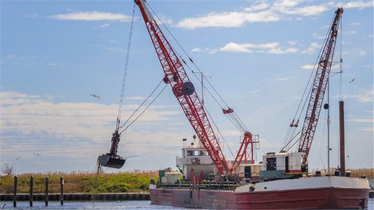 Civil and Marine Contractor with great numbers
